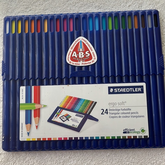Staedtler Art Staedtler Ergosoft Colored Pencils 24 Count With Case
